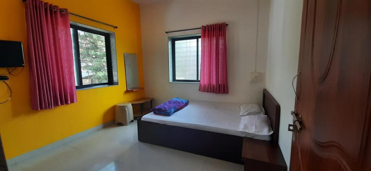 Trimurti Holiday Home 판치가니 외부 사진